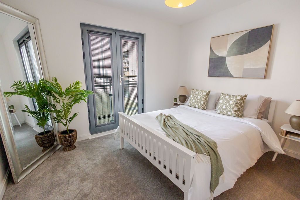 Property photo 1 of 18 2 Bedroom Ground Floor Apartment, Fishermans Way ,Chain Free