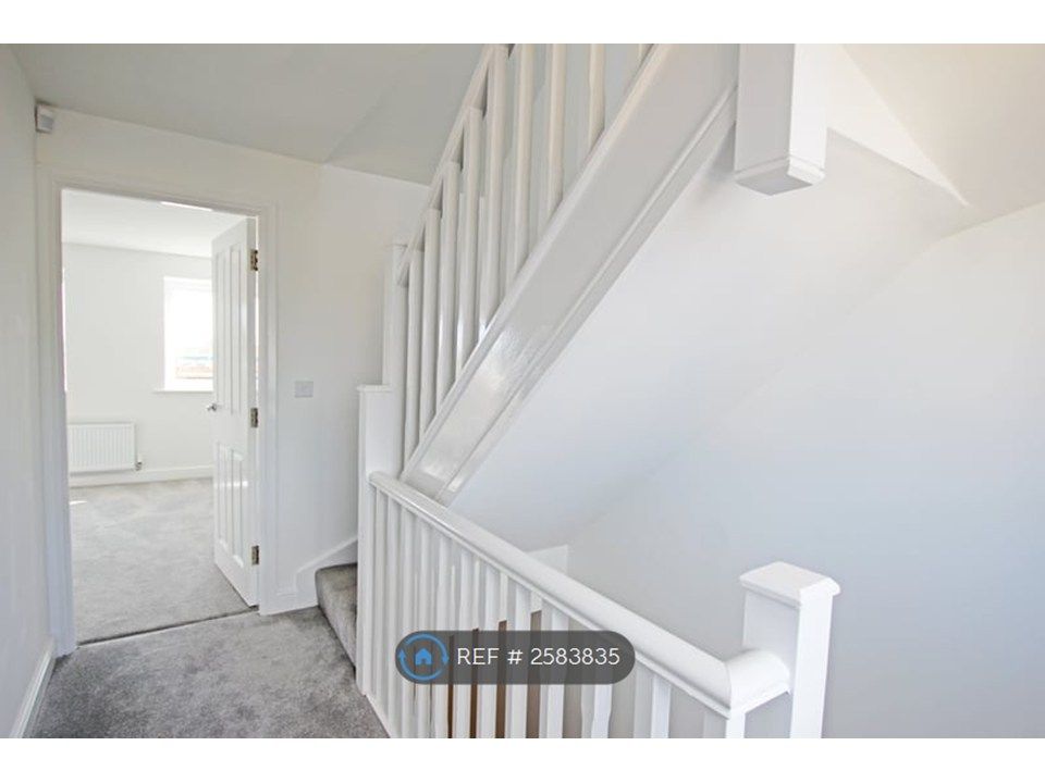 Property photo 3 of 7 Staircase
