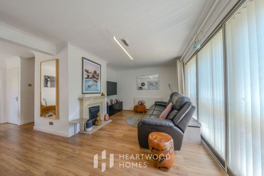 Property photo 2 of 18