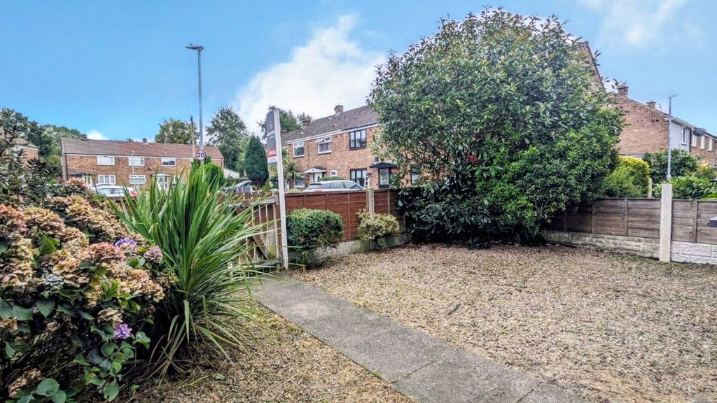 Property photo 2 of 25