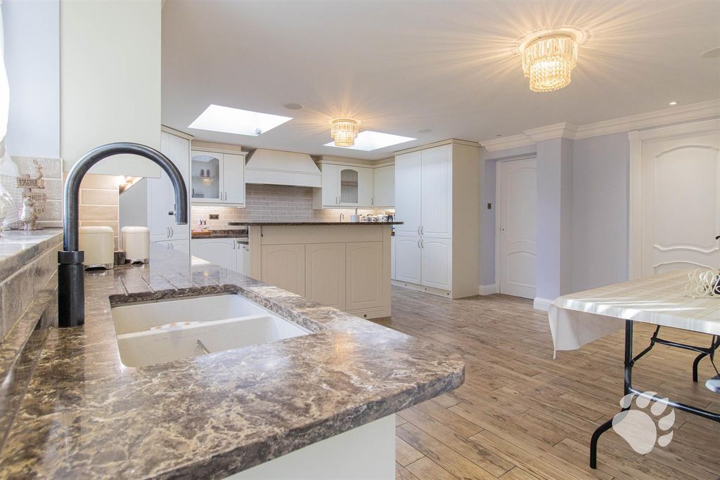 Property photo 3 of 51 Kitchen