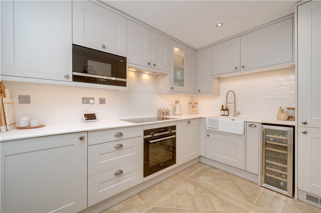 Property photo 2 of 22 Kitchen