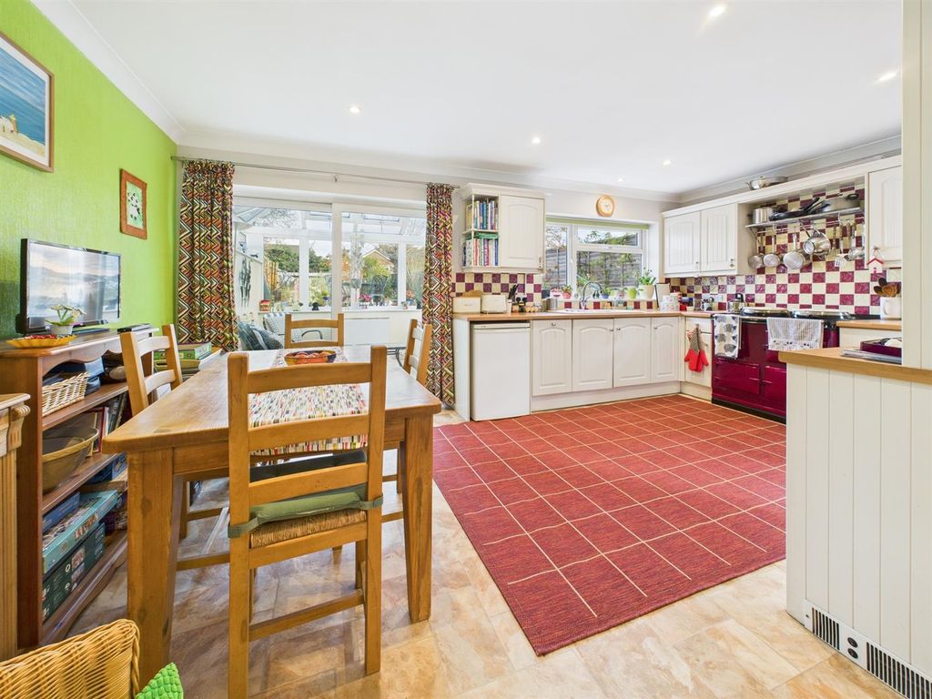 Property photo 2 of 14 Cam05510G0-Pr0100-Still003.Jpg