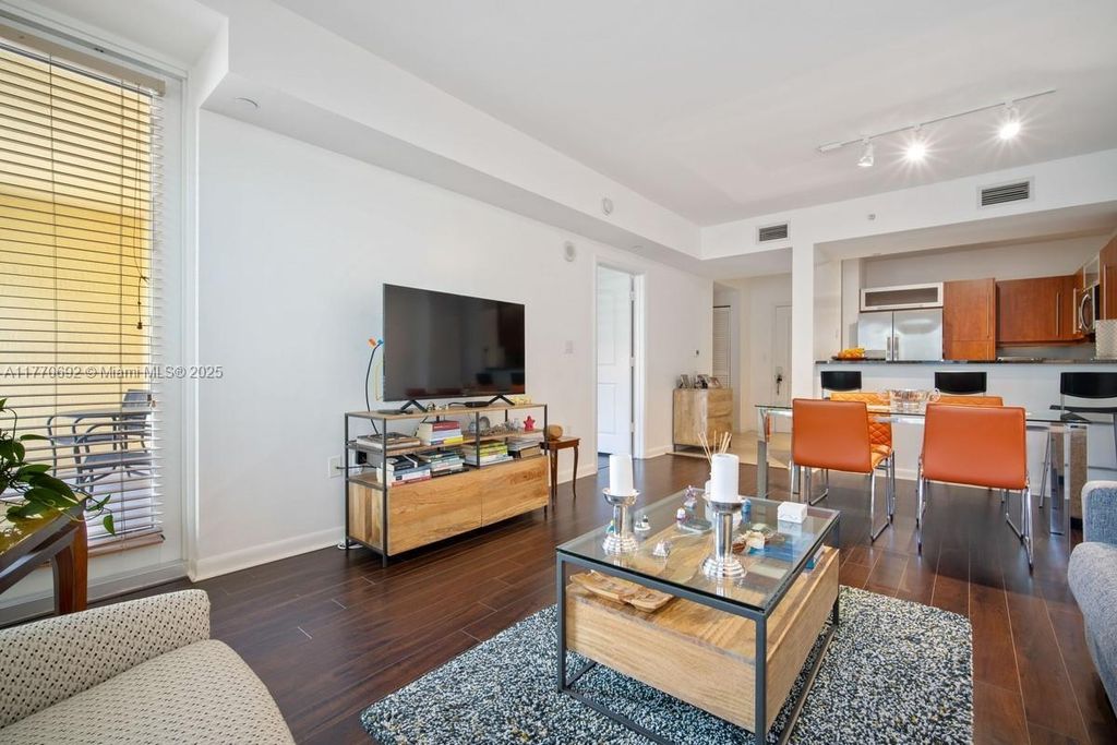 Property photo 2 of 15 <Alttext/>