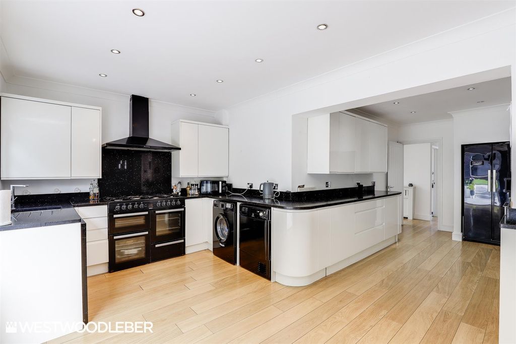 Property photo 3 of 23 Internal_10.Jpg