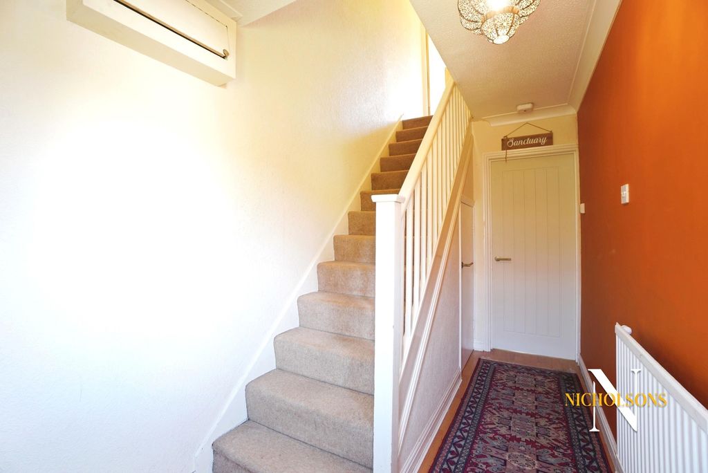 Property photo 2 of 19 4282544