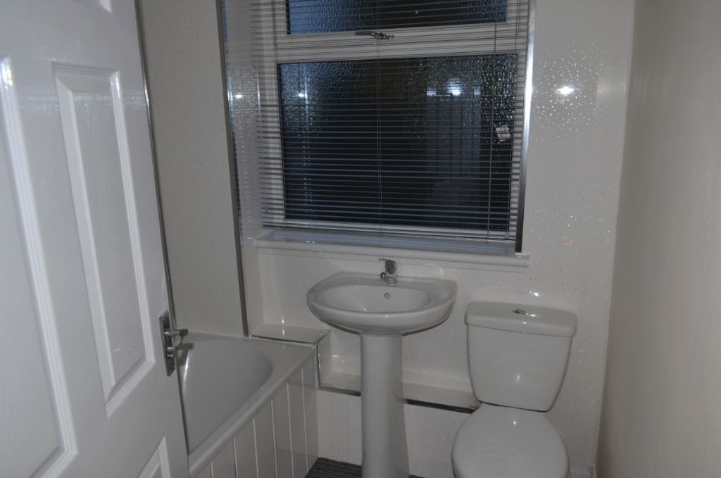 Additional image 4 of 2 bed flat to rentLochpark Place, Denny FK6
