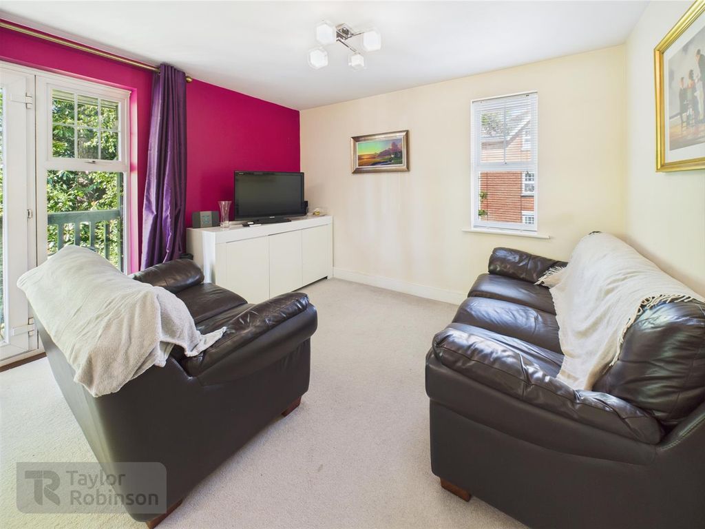 Property photo 2 of 11 Cam02600G0-Pr0451-Still005.Jpg