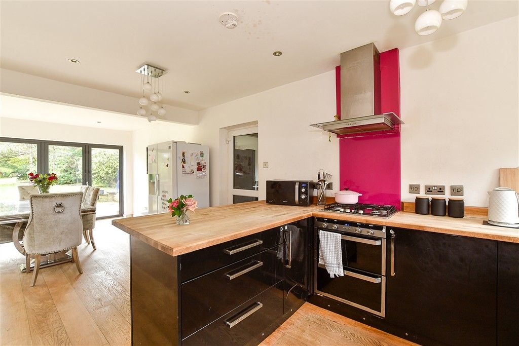Property photo 1 of 4 Kitchen/ Dining Room