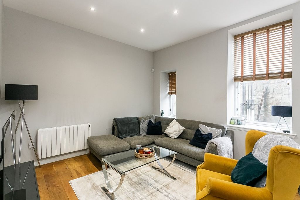 Property photo 3 of 25