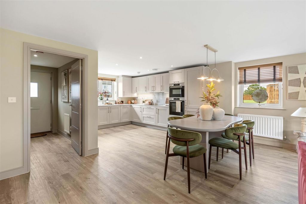 Property photo 3 of 13 Aldermere59.Jpg