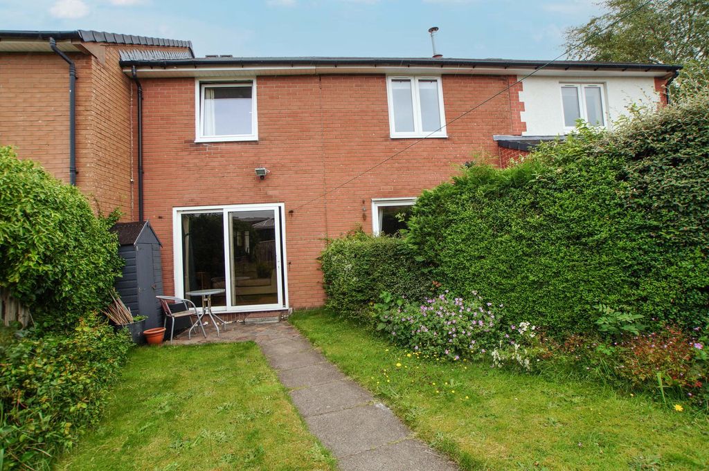 Property photo 3 of 16 Outside