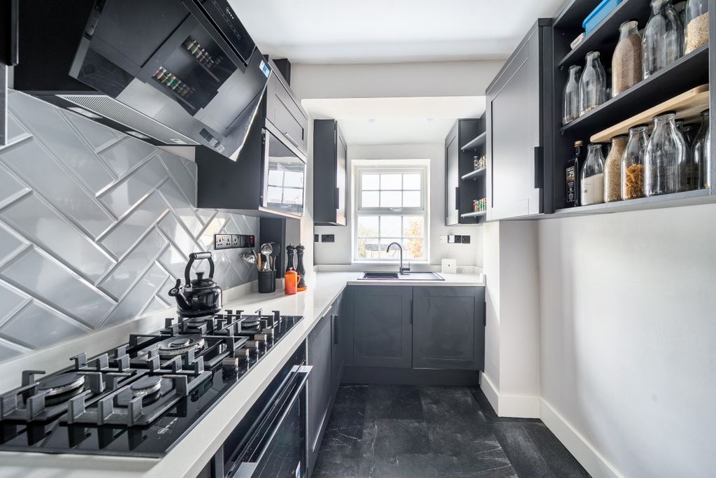 Property photo 2 of 7 2