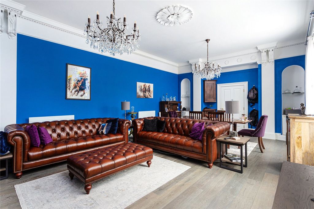 Property photo 3 of 11 Sitting/Dining Room