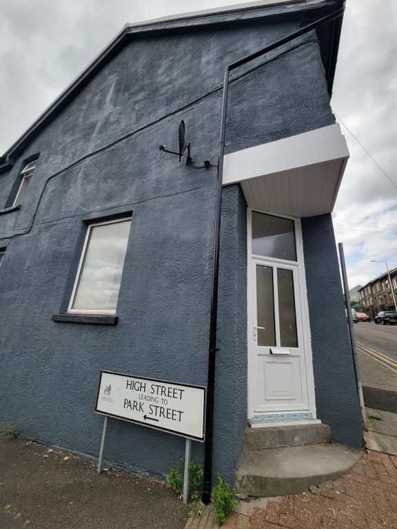 Property photo 1 of 11 4 Bed Semi-Detached House To Rent Wern Street, Tonypandy Cf40