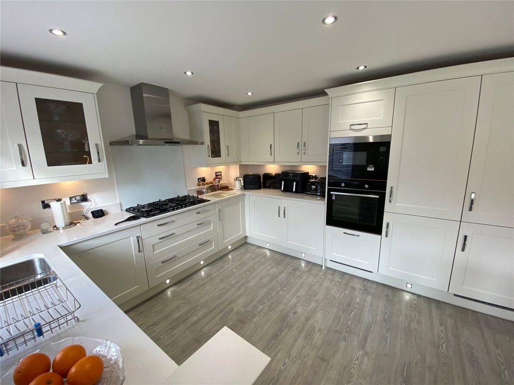 Property photo 3 of 39 Picture No. 27