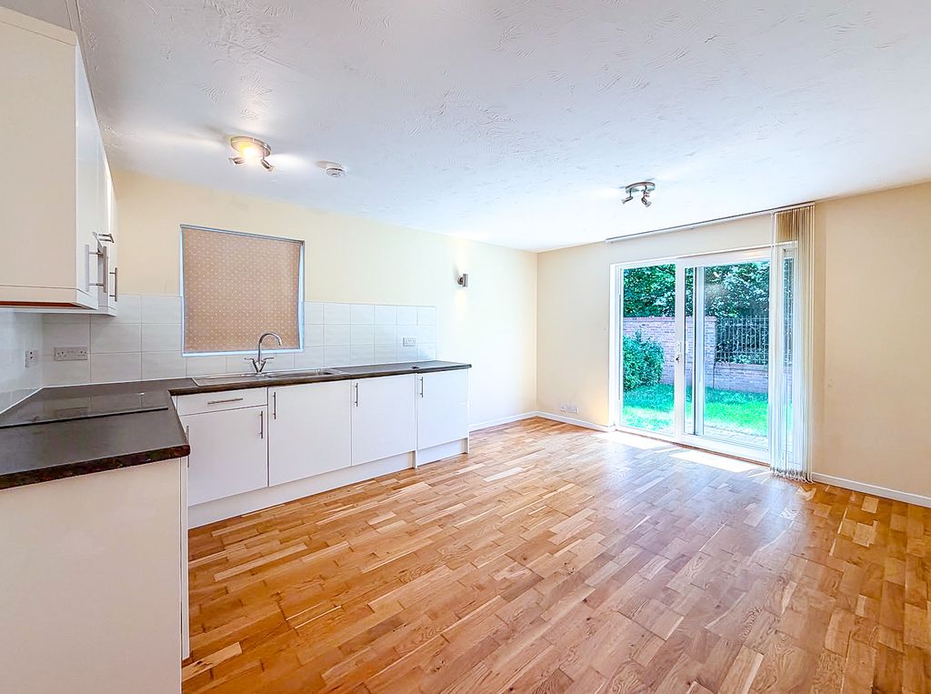 Property photo 3 of 8