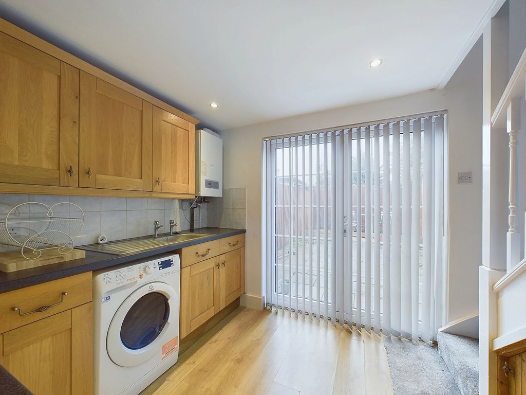 Property photo 3 of 9 Kitchen