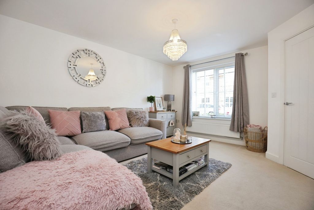 Property photo 3 of 12 Pbox-Img.Jpg