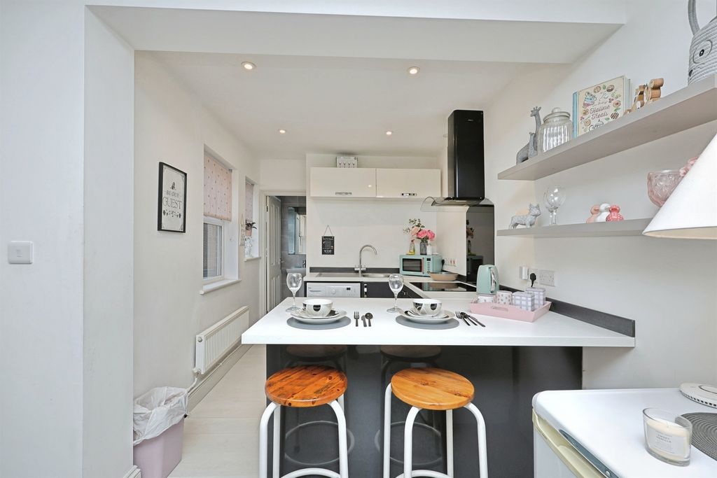 Property photo 2 of 13 Image