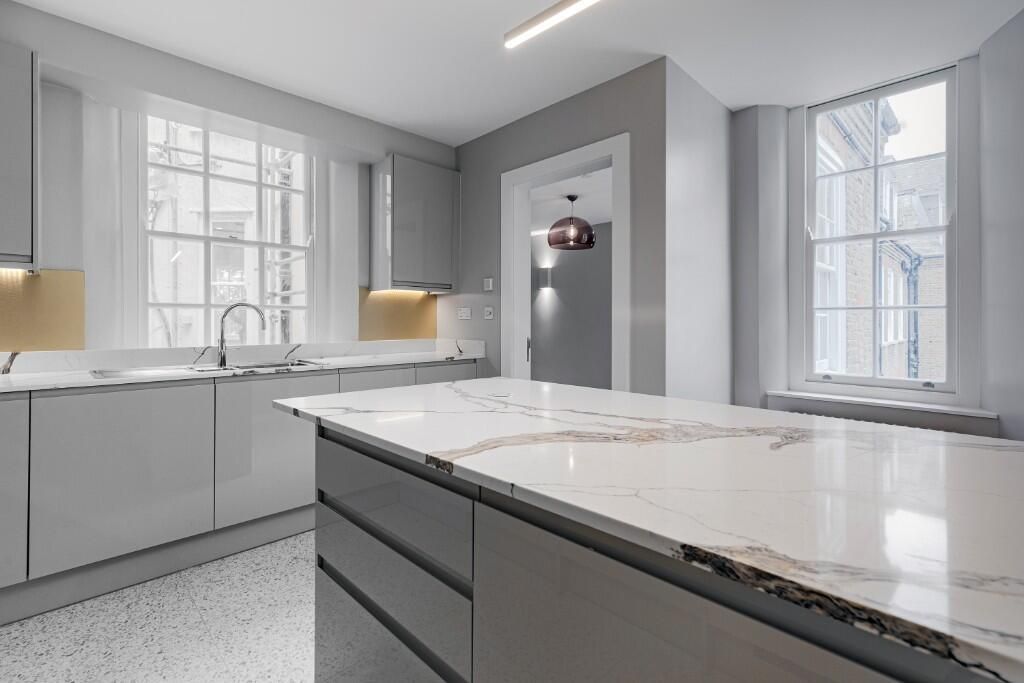 Property photo 2 of 8 Kitchen.Jpeg