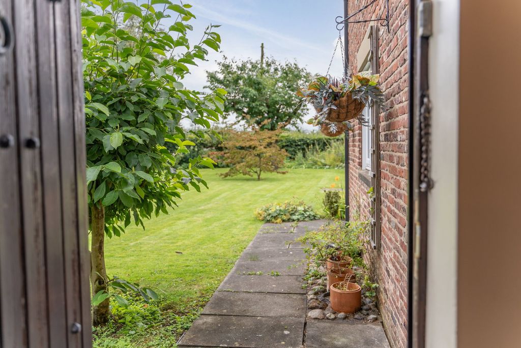 Property photo 3 of 32