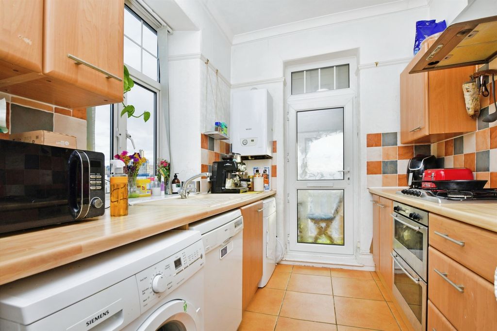 Property photo 3 of 15