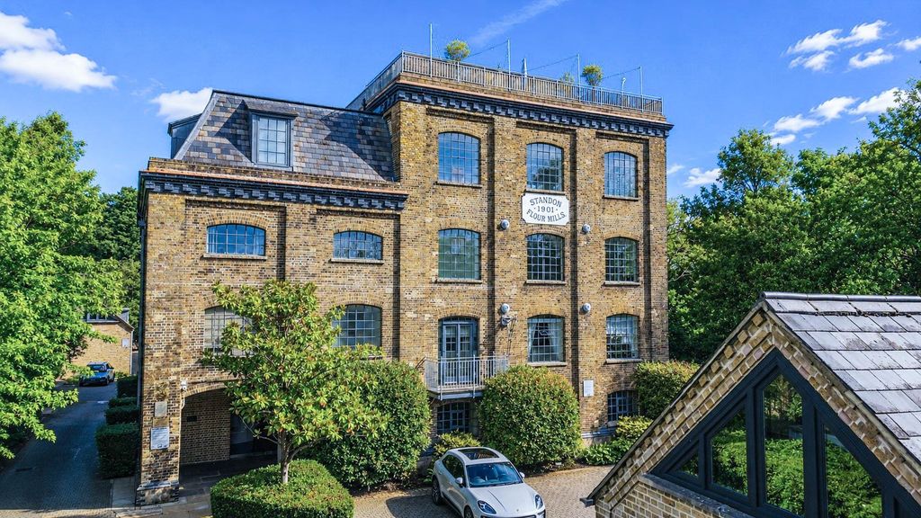 2 bed flat for saleKents Lane, Standon, Ware SG11
