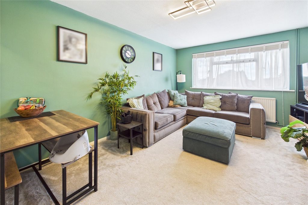 Property photo 3 of 19 Living Room