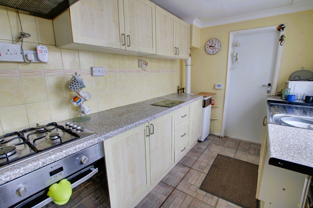 Property photo 3 of 14