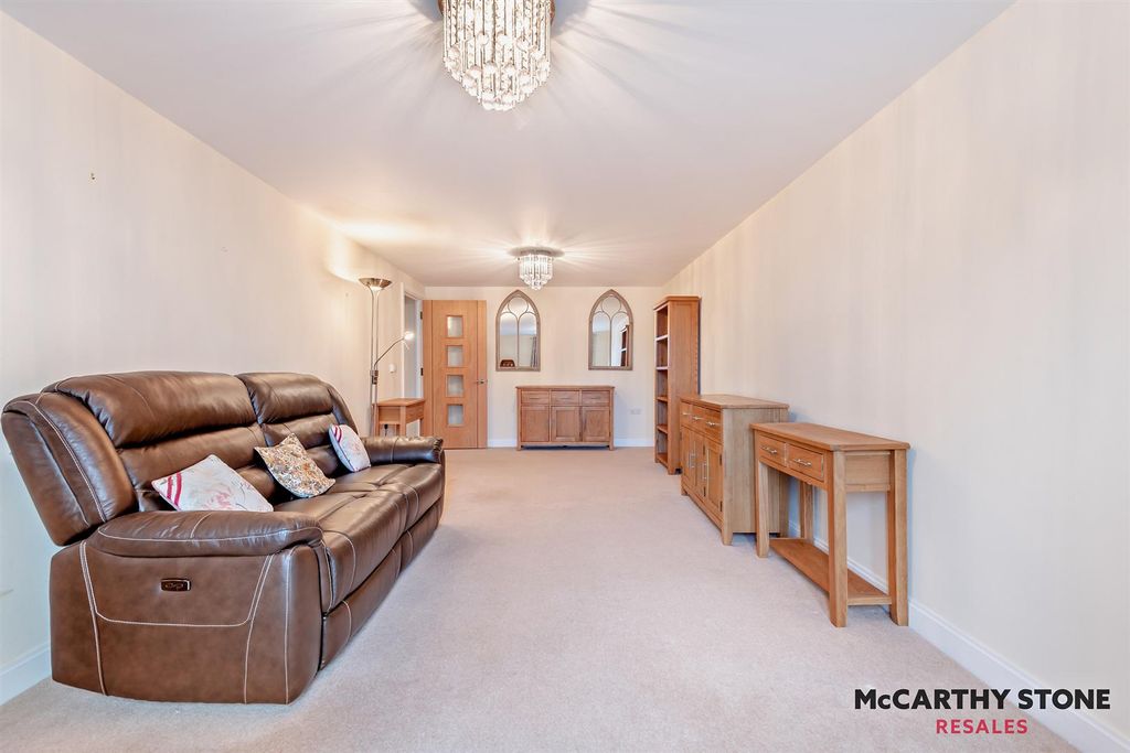 Property photo 3 of 29 8627293-Interior13-800.Jpg