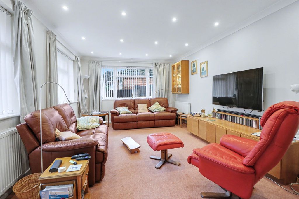 Property photo 2 of 17