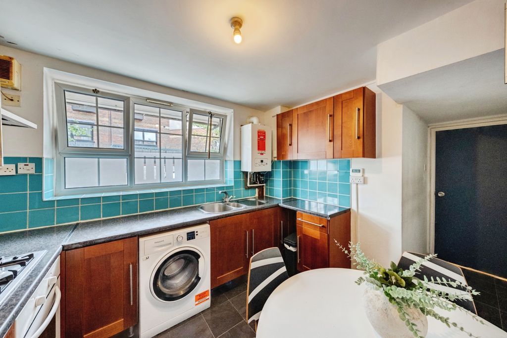 Property photo 2 of 20 A7S06198Hdr
