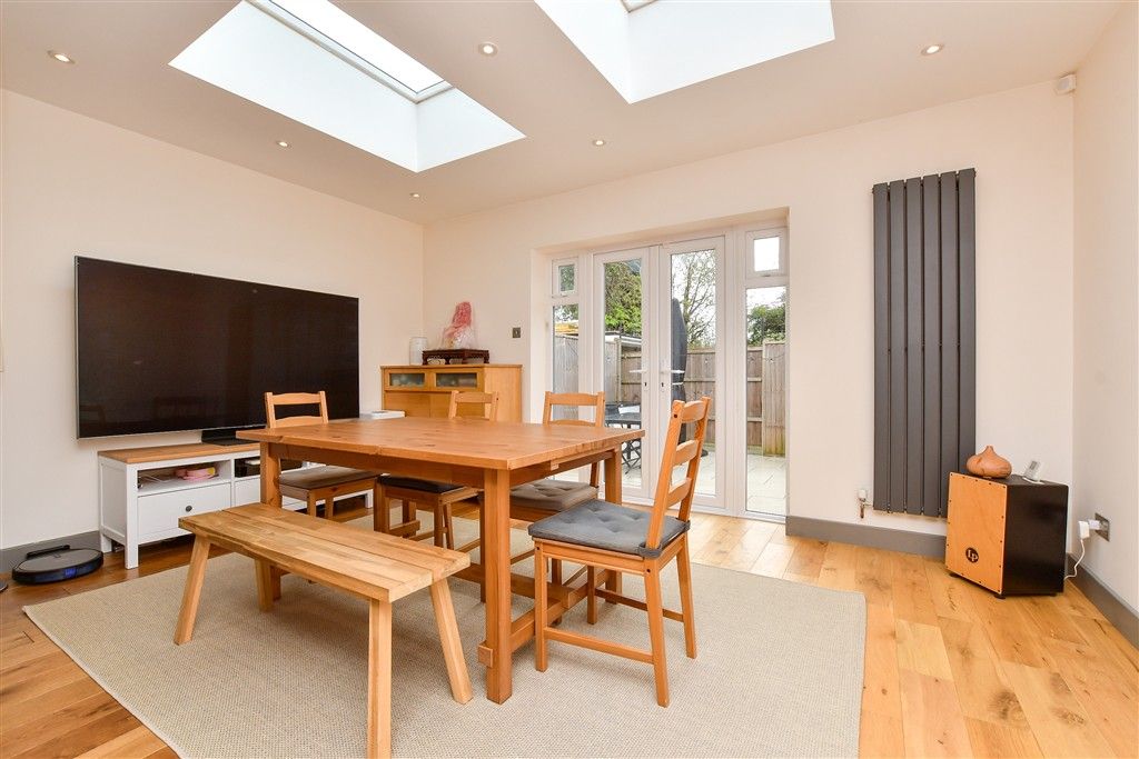 Property photo 3 of 7 Dining Area