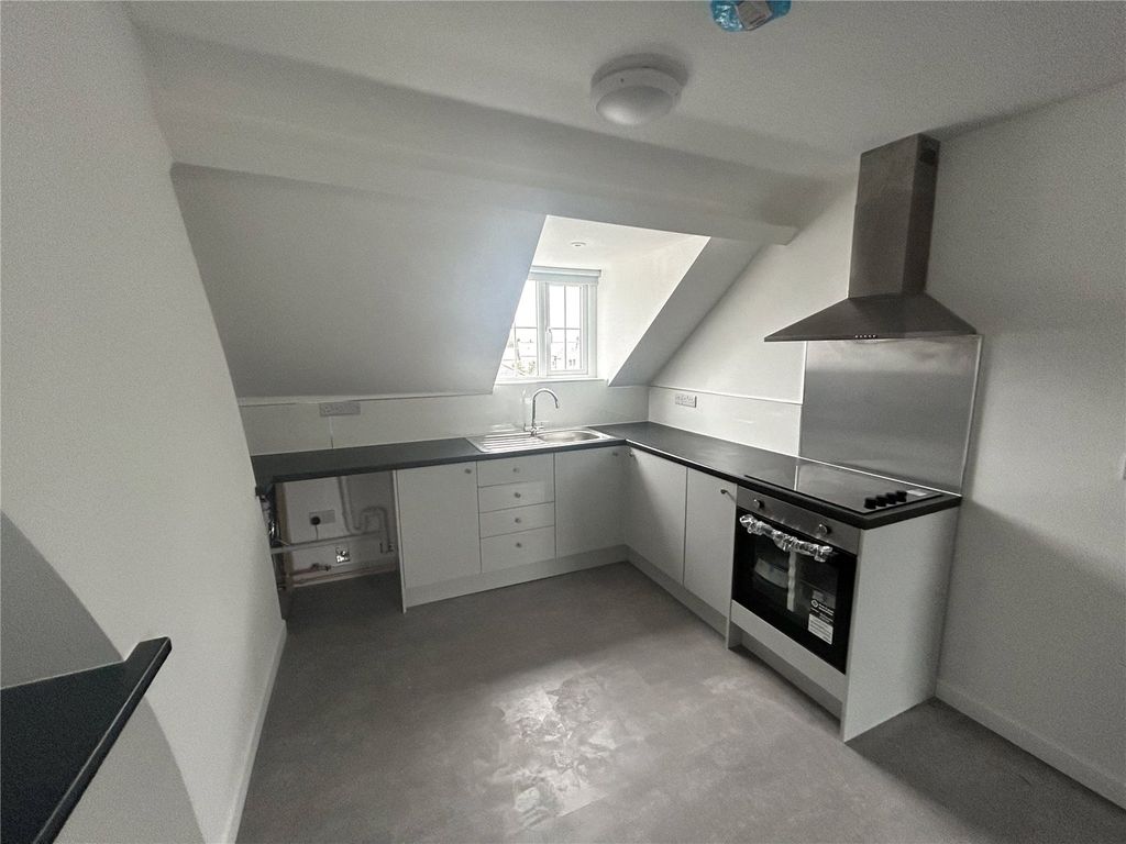 Property photo 3 of 7 Kitchen