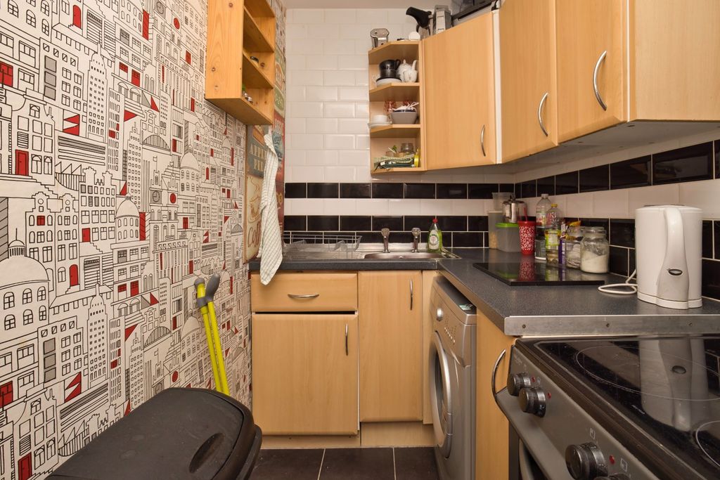 Property photo 3 of 8 Picture 3