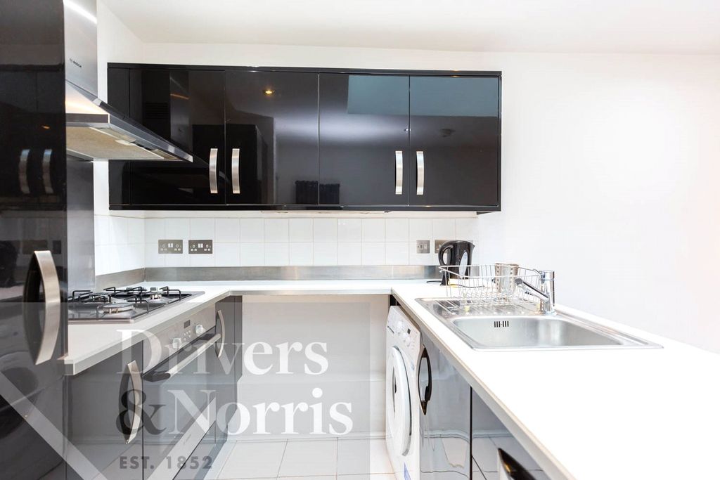 Property photo 3 of 10 Picture No. 09