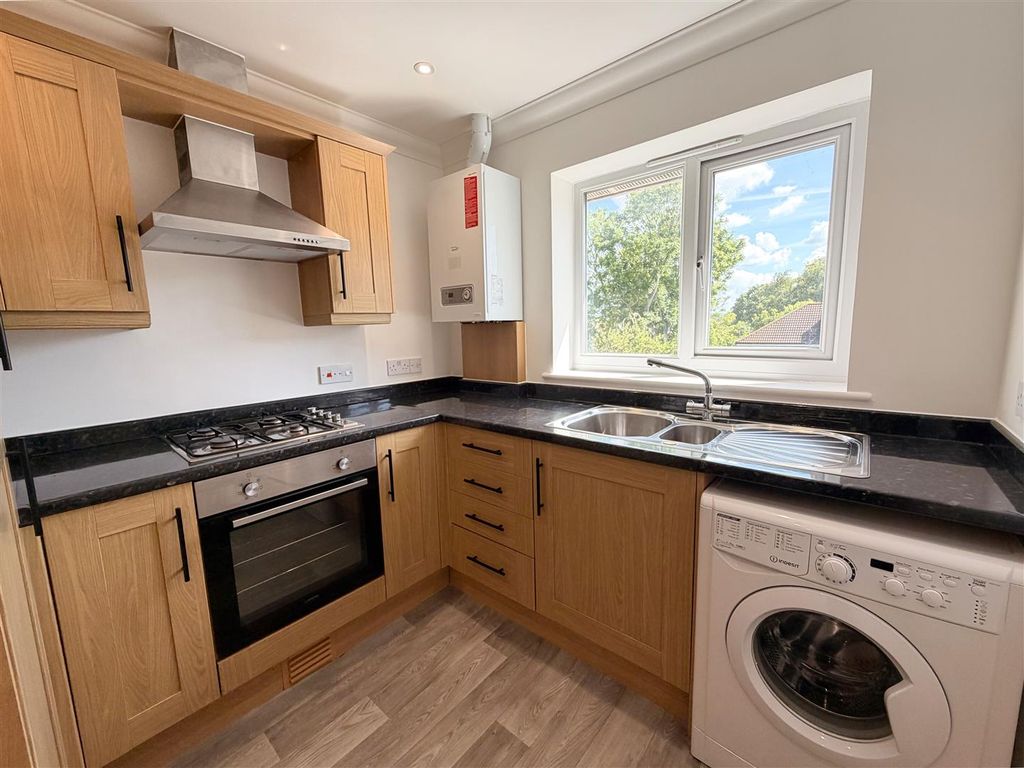 Property photo 2 of 7 Kitchen.Jpg