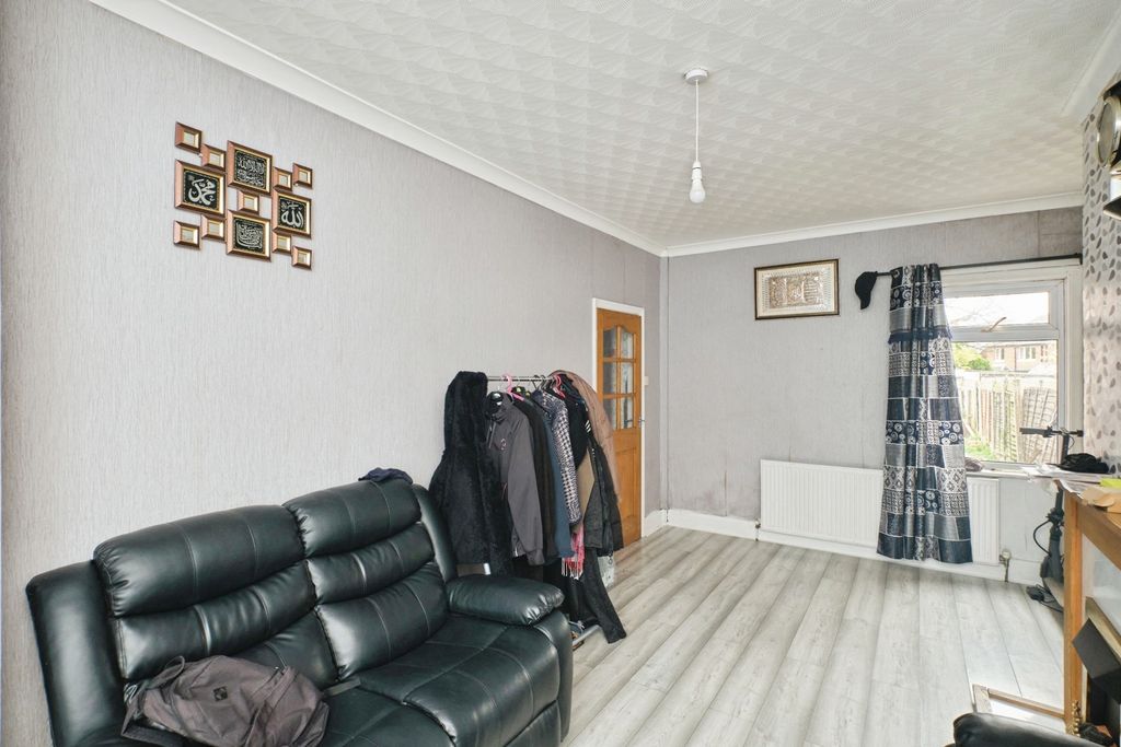 Property photo 3 of 17 Photo