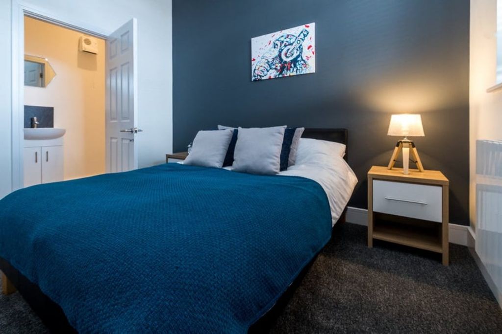 Property photo 2 of 7