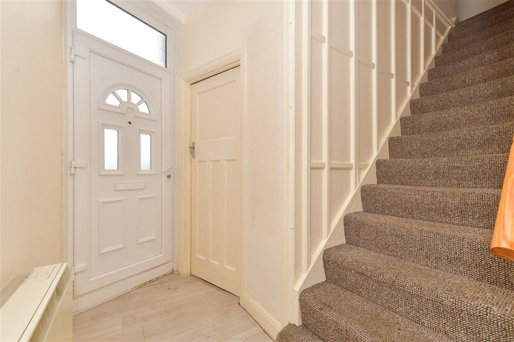 Property photo 2 of 9 Hallway