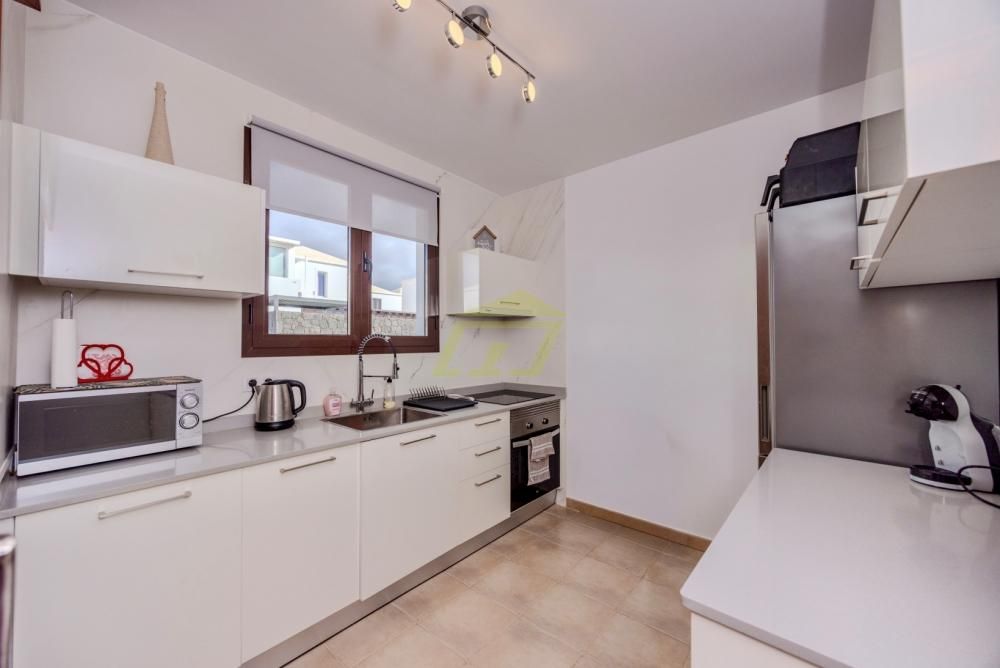 Property photo 3 of 25