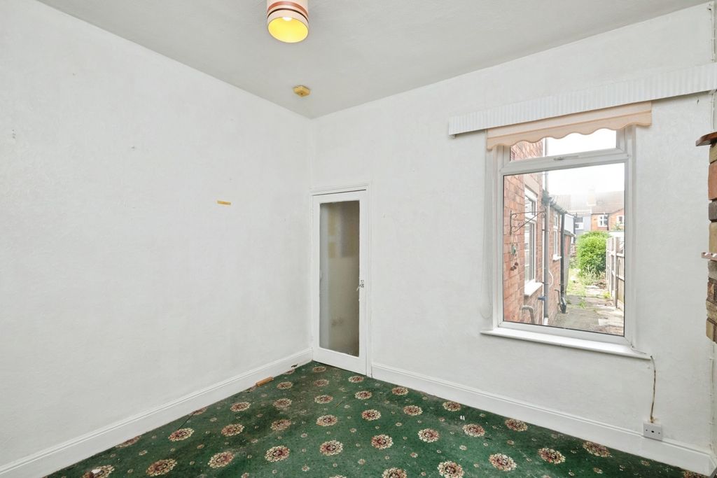 Property photo 3 of 17 Photo