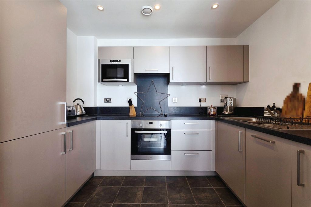 Property photo 3 of 17 Picture No. 24