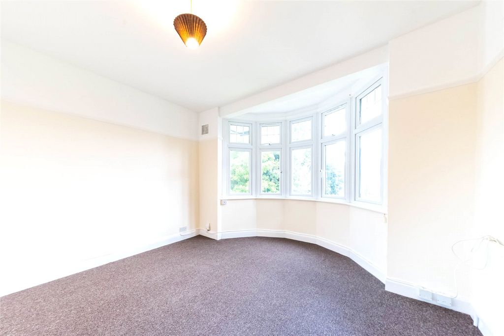 Property photo 3 of 7 Picture No. 28