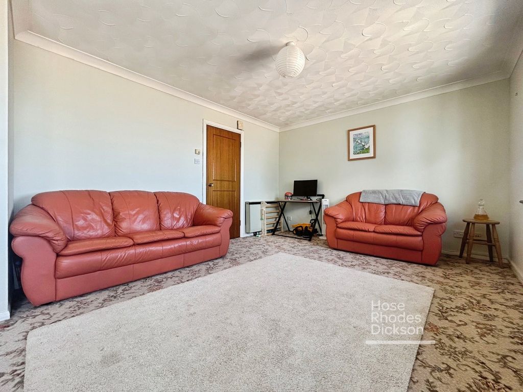 Property photo 2 of 12 Pbox-Img.Jpg