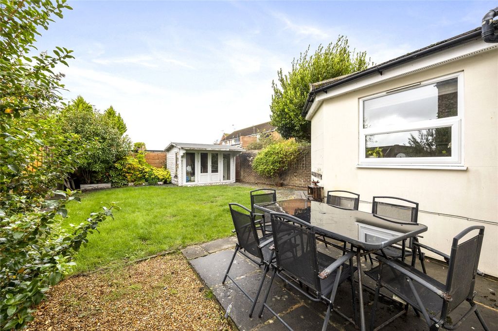 Property photo 2 of 16 Picture No. 14