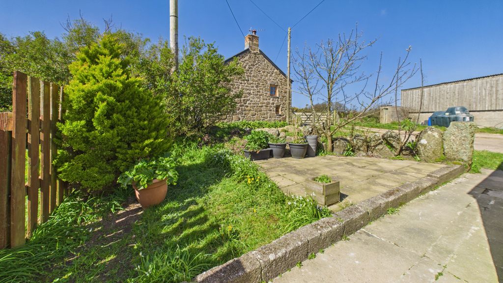 Property photo 2 of 11 Gallery