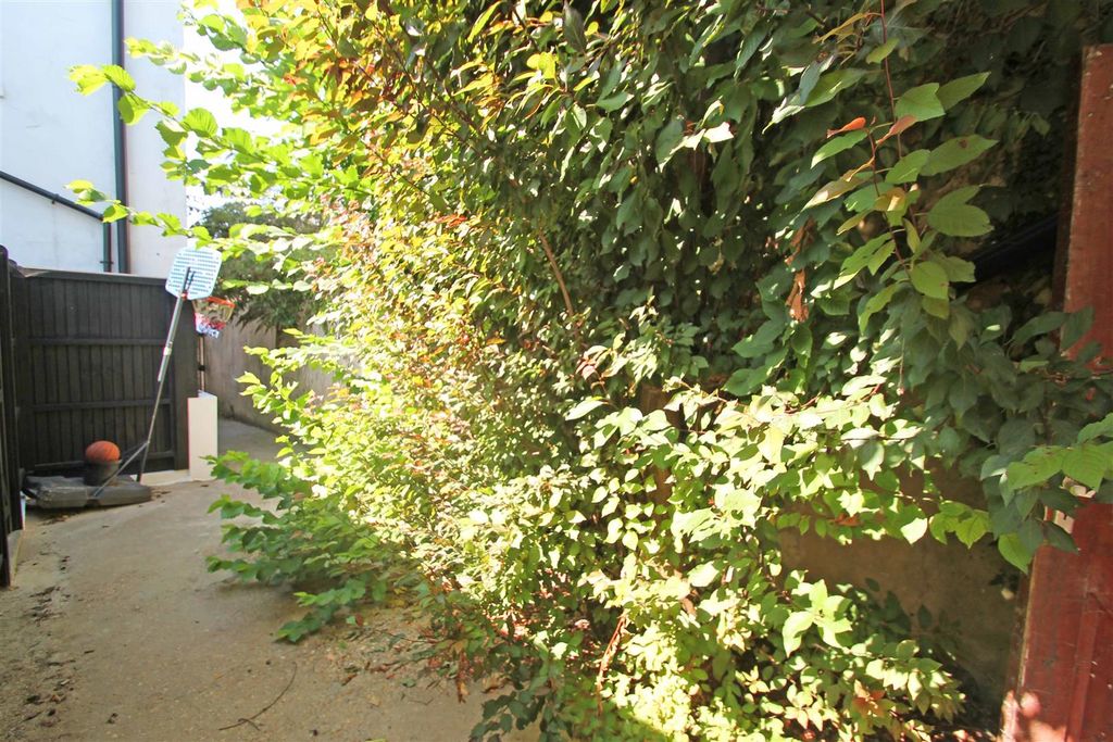 Property photo 2 of 5 Outdoor Space