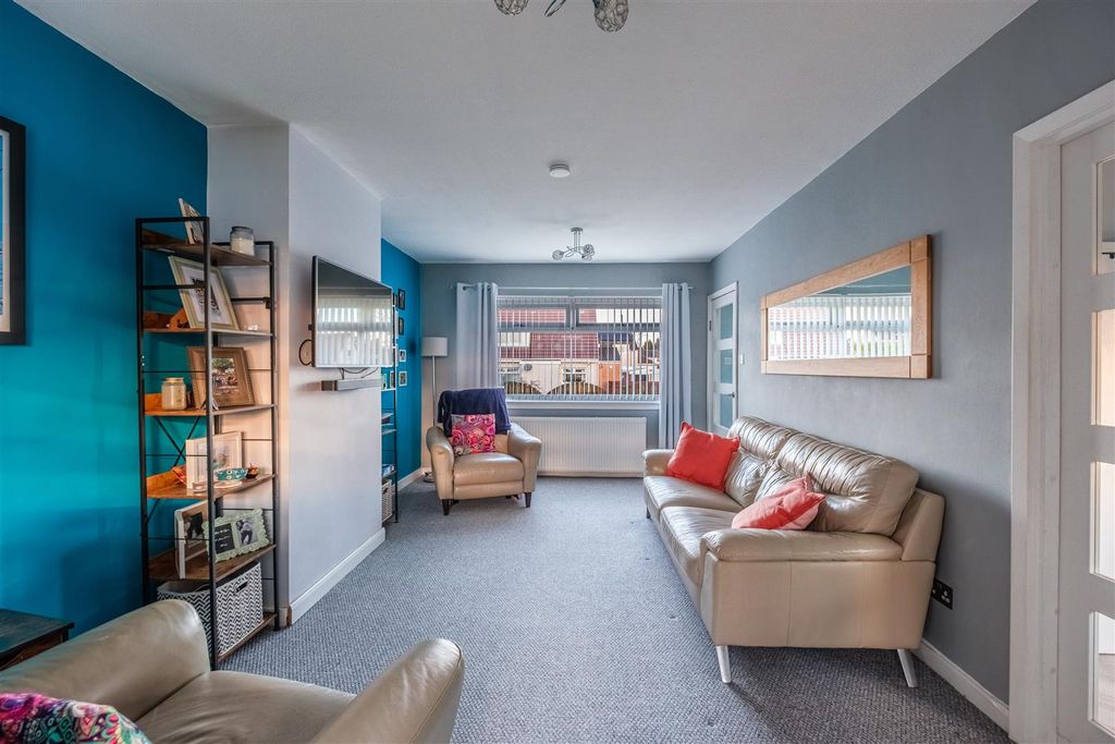 Property photo 2 of 24 Woodside Walk-17.Jpg